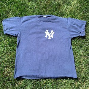 2006 Lee Yankees Jeter t shirt.